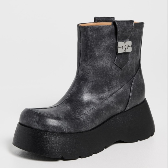 Ganni Shoes - New in Box Size 39 Women’s Ganni
Kat Low Vintage Ankle Boots